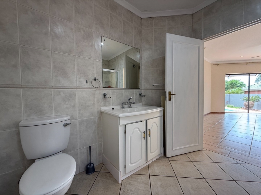 To Let 4 Bedroom Property for Rent in Caribbean Beach Club North West